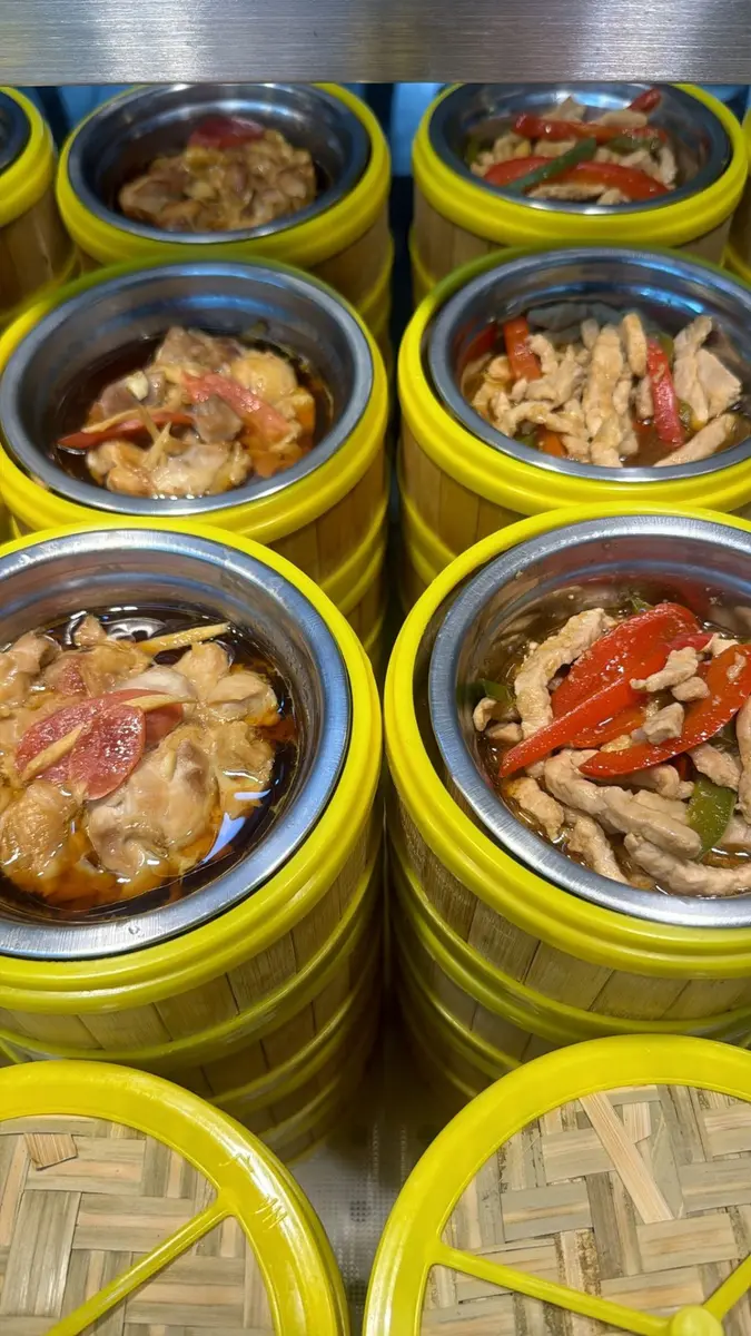 Shredded Pork & Herbal Chicken · 药材鸡